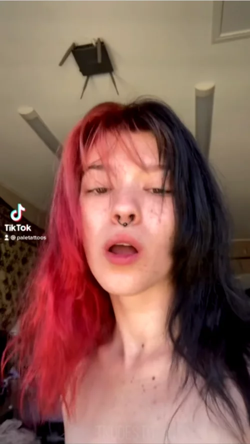 Paletattoos showing her naked ass and pussy on TikTok